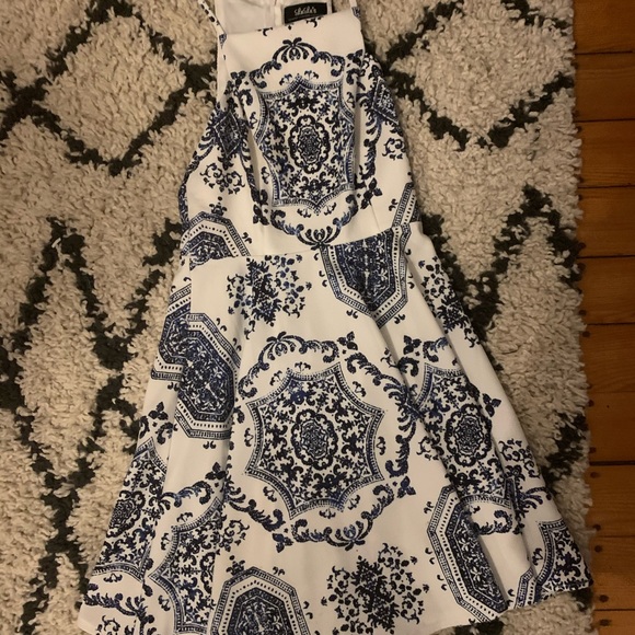 LULUS DRESS - Picture 2 of 4